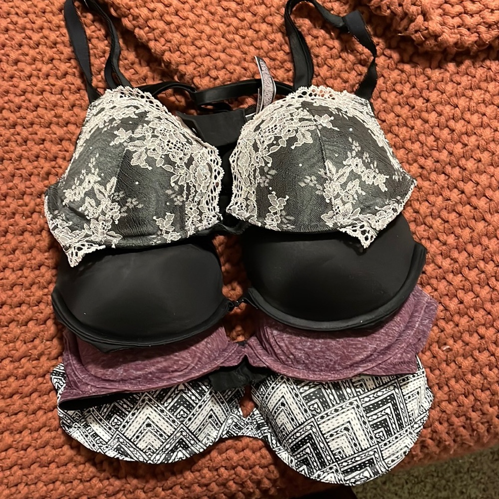 VS Bras